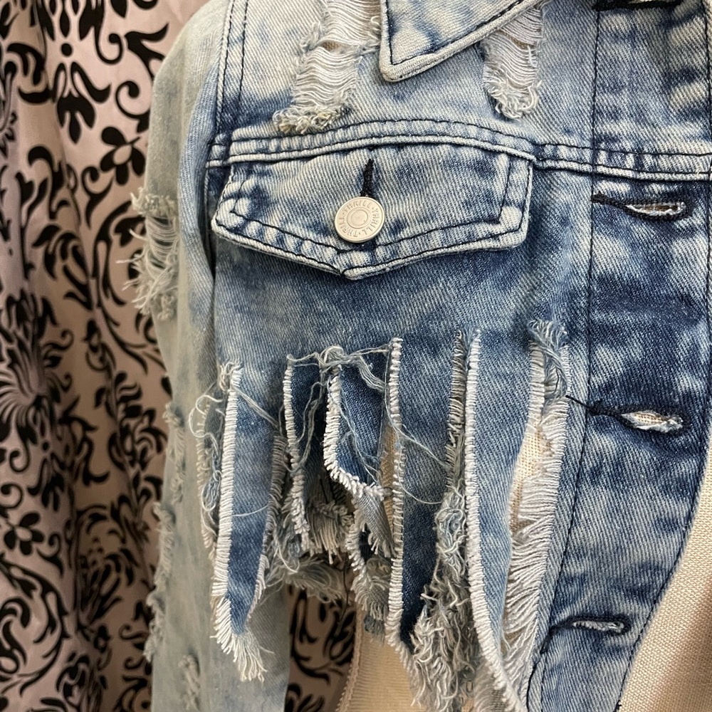 Denim jacket - Picture 6 of 11